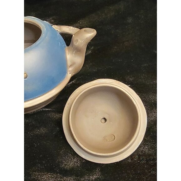 Vintage Yixing Zisha Clay Tea Pot - Picture 8 of 16